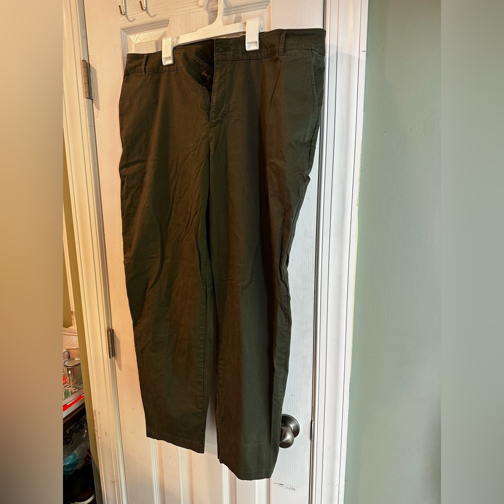 Ava and Viv army green cropped pants sz 20w